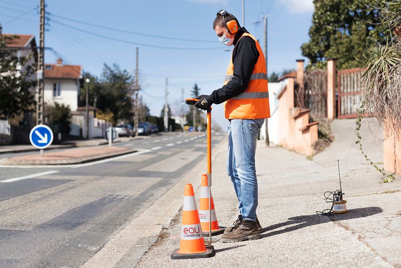 Quel professionnel contacter pour une recherche de fuite d'eau ?